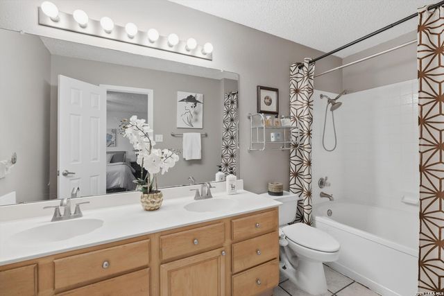 4930 Corian Well, San Antonio, TX 78247