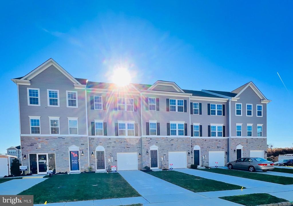 215 MACOUN WAY, Glassboro, NJ 08028