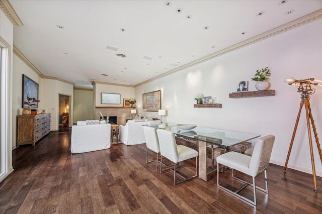 2102 Canongate Drive, Houston, TX 77056