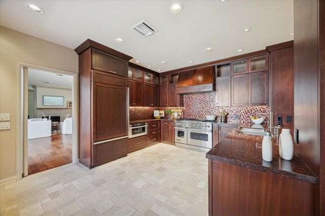 2102 Canongate Drive, Houston, TX 77056