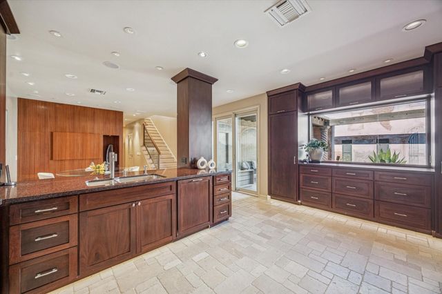 2102 Canongate Drive, Houston, TX 77056