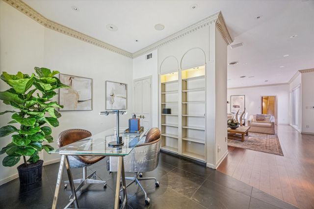 2102 Canongate Drive, Houston, TX 77056