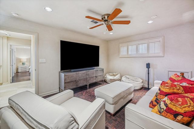 2102 Canongate Drive, Houston, TX 77056