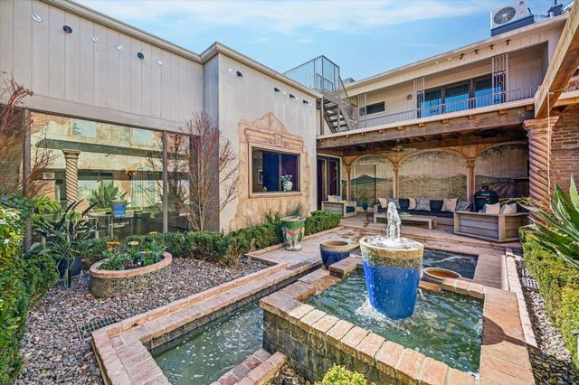 2102 Canongate Drive, Houston, TX 77056