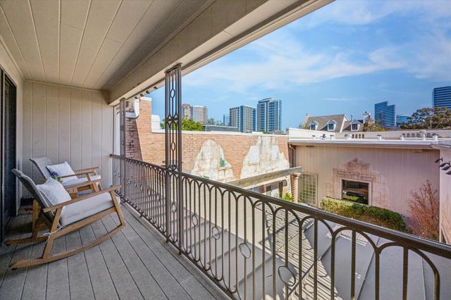 2102 Canongate Drive, Houston, TX 77056