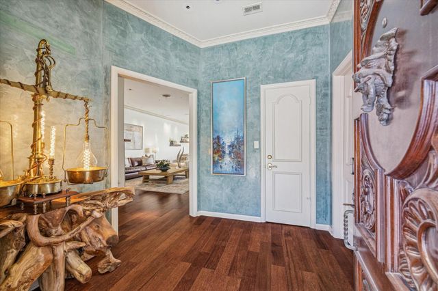 2102 Canongate Drive, Houston, TX 77056