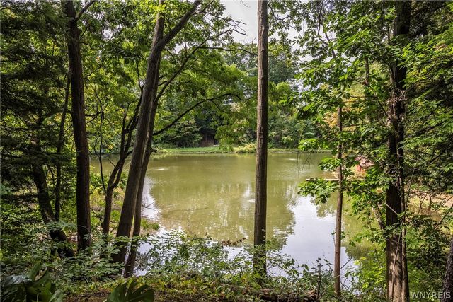 5650 Keems Lane, Hamburg, NY 14075