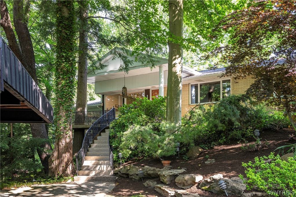 5650 Keems Lane, Hamburg, NY 14075