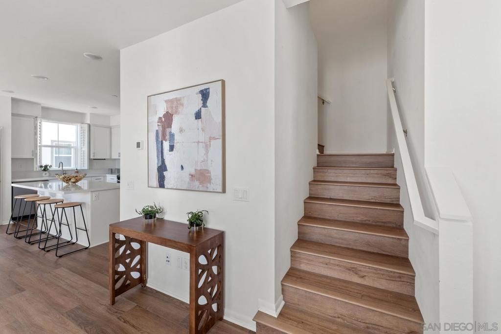 Image 19 of property listing at 2328 Columba Gln, Escondido, CA 92025