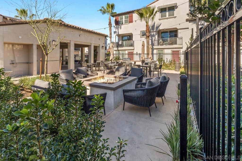 Image 53 of property listing at 2328 Columba Gln, Escondido, CA 92025