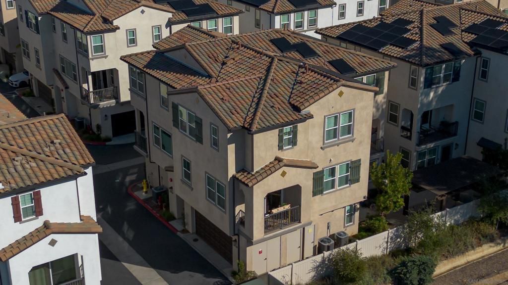 Image 63 of property listing at 2328 Columba Gln, Escondido, CA 92025