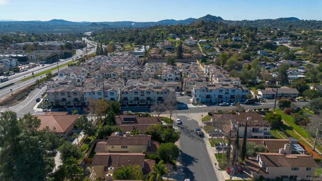 Image 66 of property listing at 2328 Columba Gln, Escondido, CA 92025