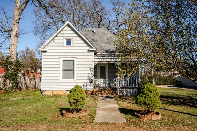 917 7th Street, Monett, MO 65708