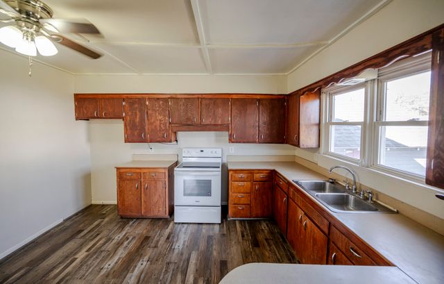 917 7th Street, Monett, MO 65708