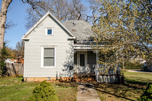 917 7th Street, Monett, MO 65708