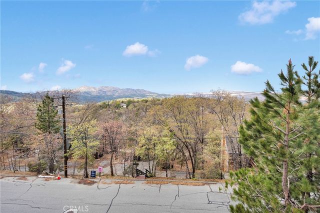 28935 Banff, Lake Arrowhead, CA 92352
