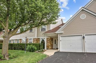 75 Larch Court D-Z2, Schaumburg, IL 60193