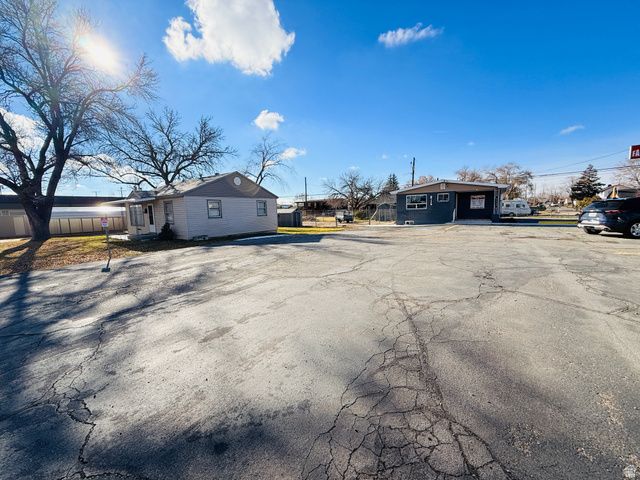 1975 W 5300 S, Roy, UT 84067