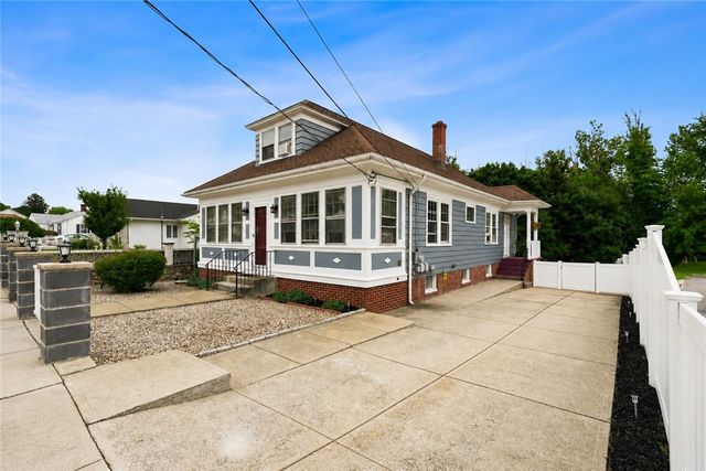215 Simmonsville Avenue, Johnston, RI 02919