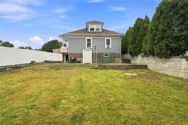 215 Simmonsville Avenue, Johnston, RI 02919