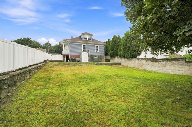 215 Simmonsville Avenue, Johnston, RI 02919