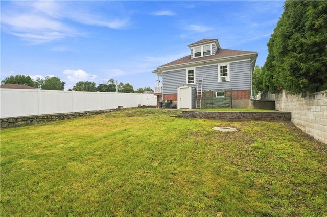 215 Simmonsville Avenue, Johnston, RI 02919