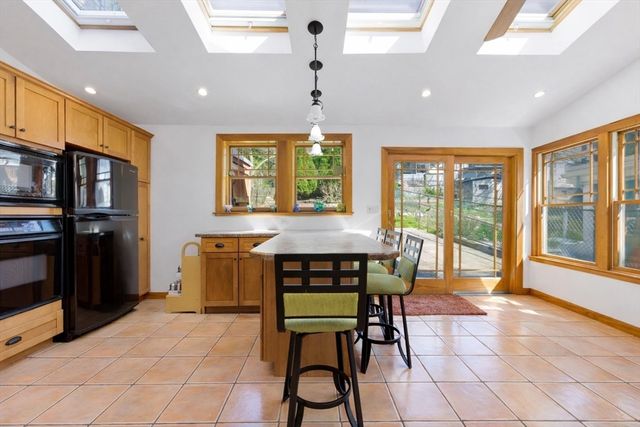 430 E 8th St, Boston, MA 02127