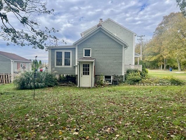 481 Oliphant Lane, Middletown, RI 02842