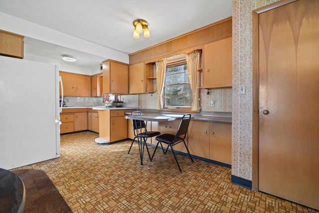 3925 83rd PLACE, Kenosha, WI 53142