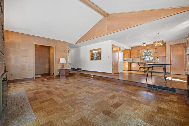 3925 83rd PLACE, Kenosha, WI 53142