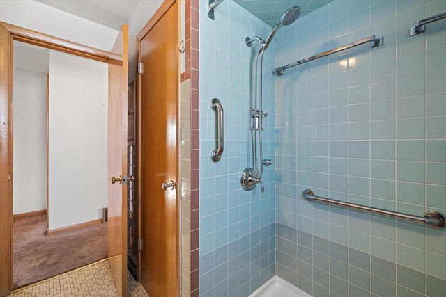 3925 83rd PLACE, Kenosha, WI 53142