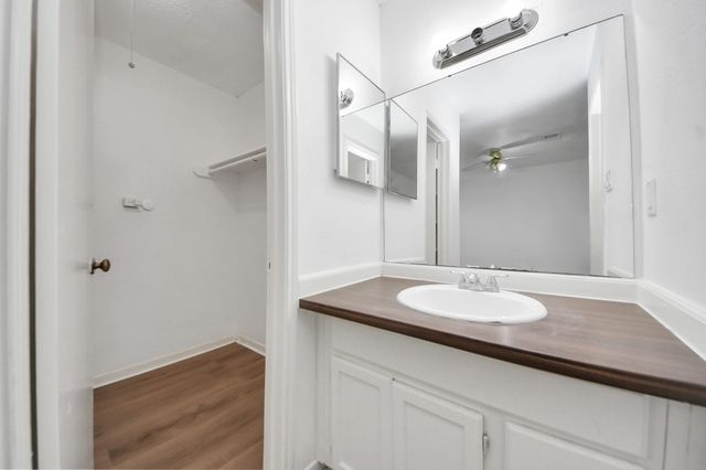 12500 Brookglade Circle 158, Houston, TX 77099