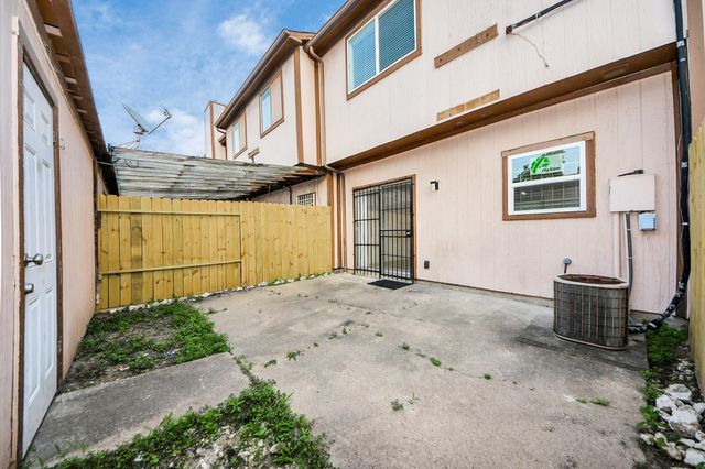 12500 Brookglade Circle 158, Houston, TX 77099