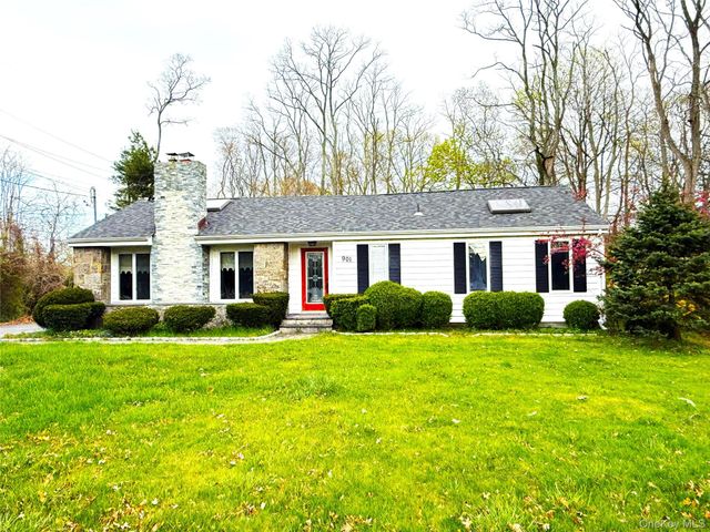 901 Broadway Avenue, Holbrook, NY 11741