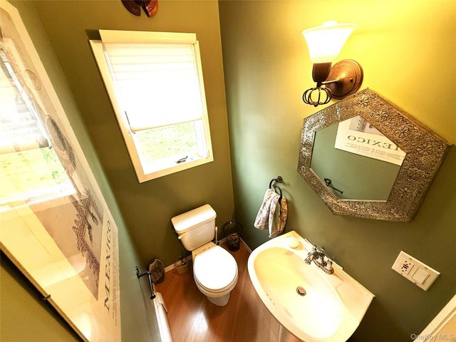 901 Broadway Avenue, Holbrook, NY 11741