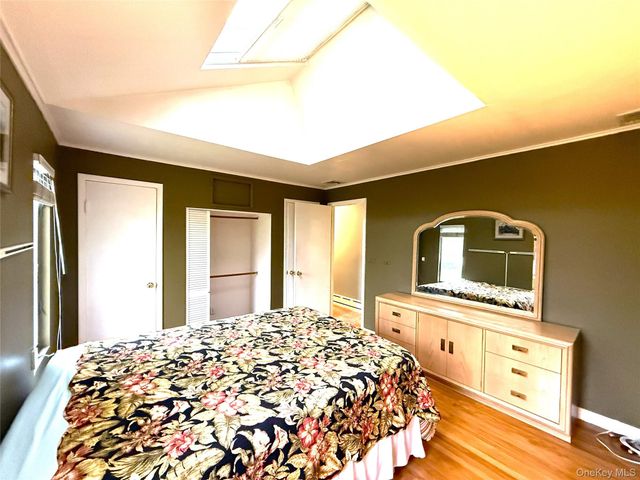 901 Broadway Avenue, Holbrook, NY 11741