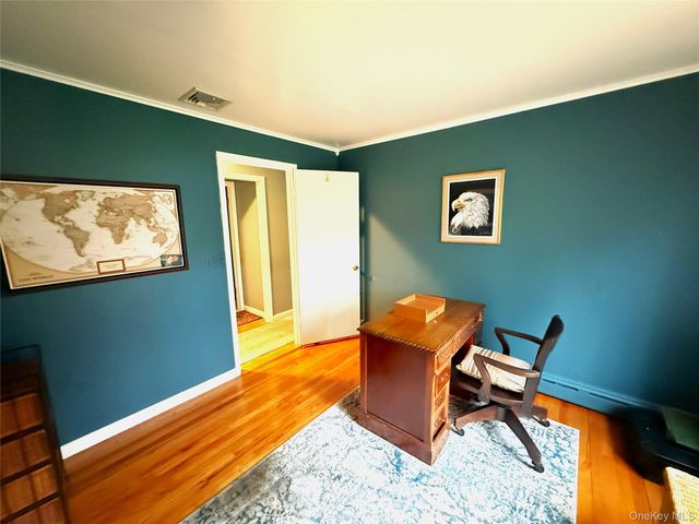 901 Broadway Avenue, Holbrook, NY 11741