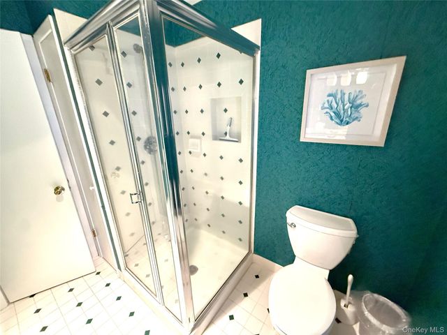 901 Broadway Avenue, Holbrook, NY 11741