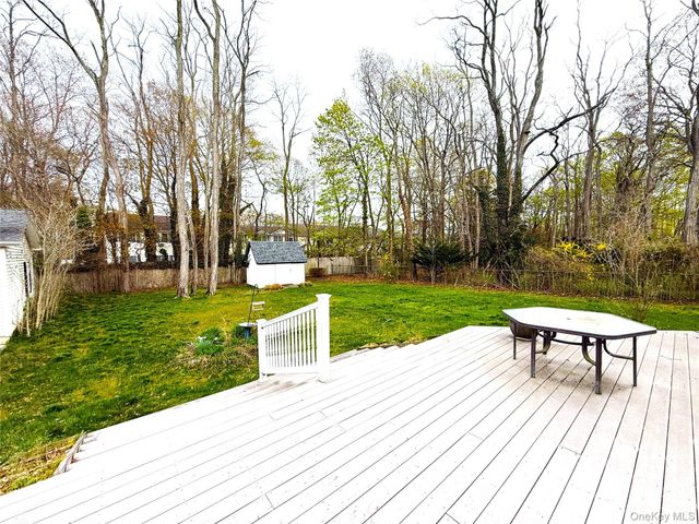 901 Broadway Avenue, Holbrook, NY 11741