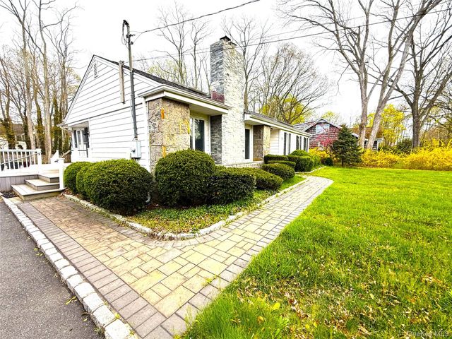 901 Broadway Avenue, Holbrook, NY 11741