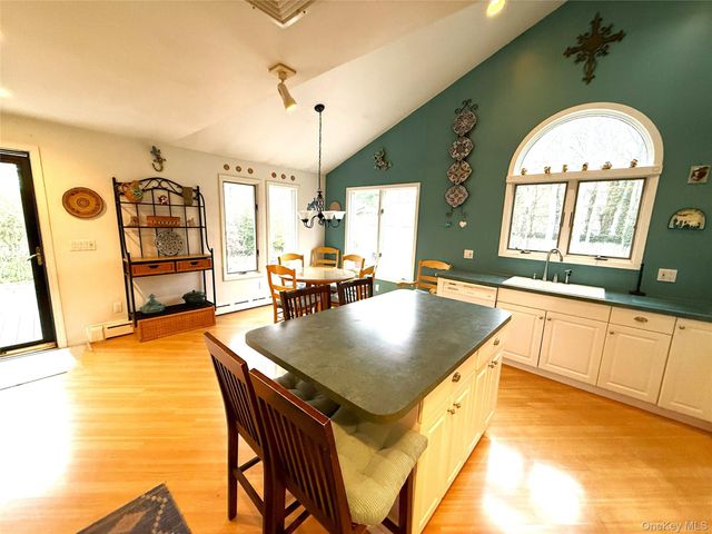 901 Broadway Avenue, Holbrook, NY 11741