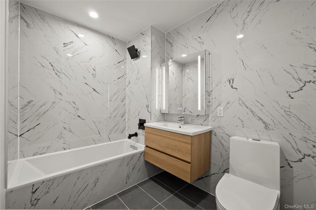 150-02 Northern Boulevard 6E, Flushing, NY 11354