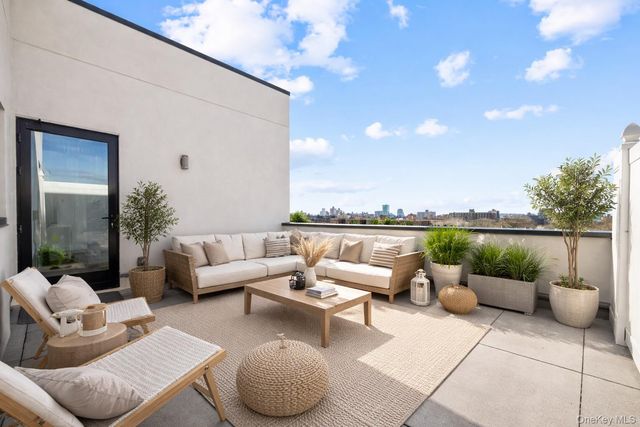 150-02 Northern Boulevard 6E, Flushing, NY 11354