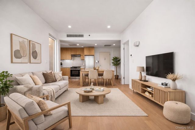 150-02 Northern Boulevard 6E, Flushing, NY 11354