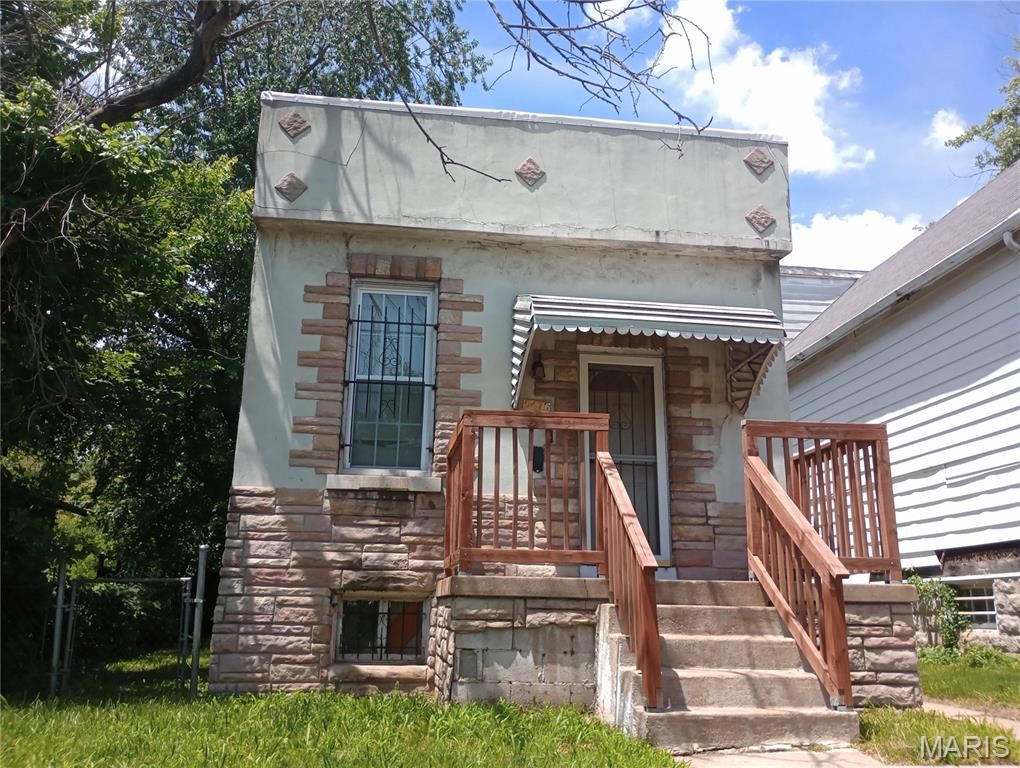 5475 Gilmore Avenue, St Louis, MO 63120