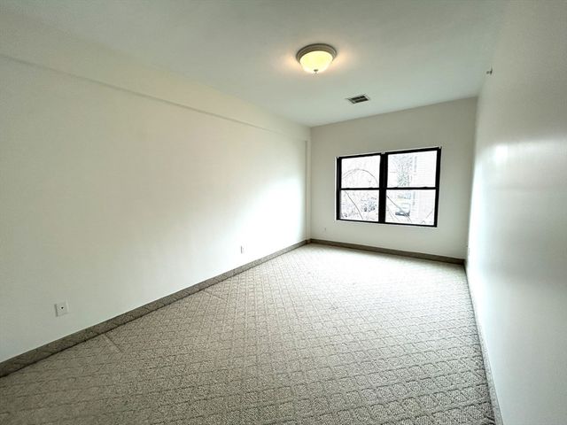 157 Beale Street 6, Quincy, MA 02170