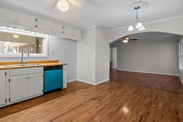 170 Westview St, Camden, TN 38320