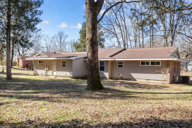 170 Westview St, Camden, TN 38320