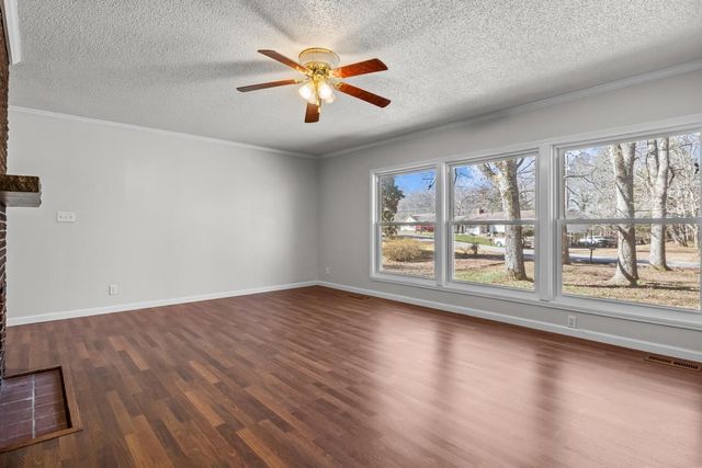 170 Westview St, Camden, TN 38320