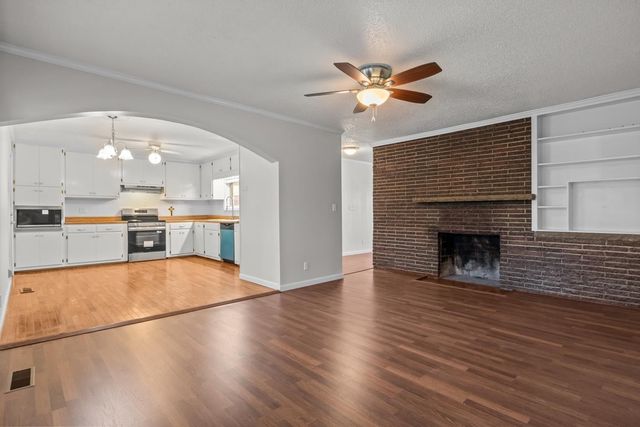 170 Westview St, Camden, TN 38320